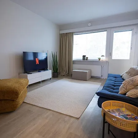 Relaxed Escape With Free Parking And A Game Corner Apartment *