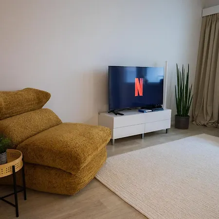Apartment Relaxed Escape With Free Parking And A Game Corner *