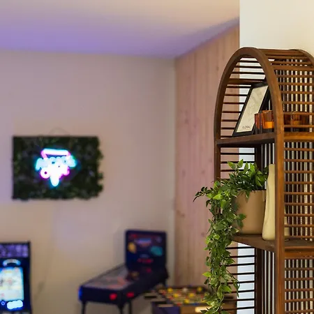 Apartment Relaxed Escape With Free Parking And A Game Corner