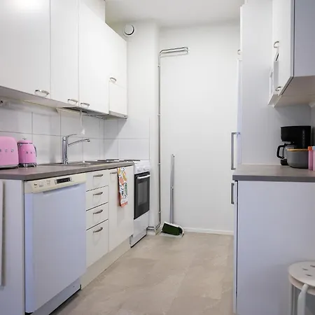 Relaxed Escape With Free Parking And A Game Corner Apartment *